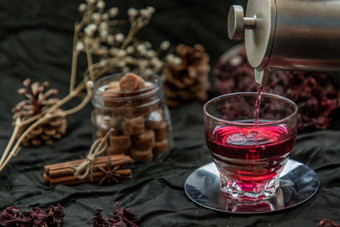 洛神葵茶牙买加酢浆草属罗思高芙蓉萨达里法倒水壶玻璃杯干洛神葵棕色（的）狗糖多维数据集