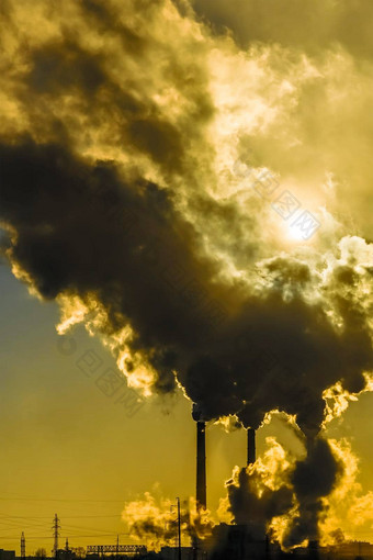 日落工业城市工厂烟囱烟环境问题环境大气污染气候改变环境灾难天空烟雾缭绕的有毒物质
