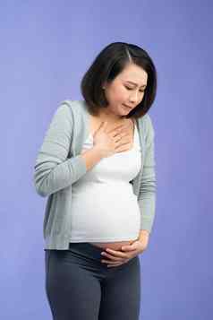 个月怀孕了亚洲女人恶心想吐