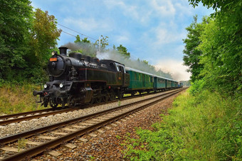 美丽的捷克火车蒸汽<strong>机车</strong>概念复古的旅行火车旅行火车跟踪巡航火车农村