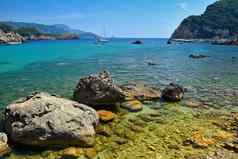 美丽的海滩船清洁海湾概念旅行假期旅游伟大的的地方夏天假期游泳Paleokastritsa科孚岛岛希腊