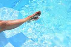 腿池清洁水热阳光明媚的一天夏天背景旅行假期假期田园