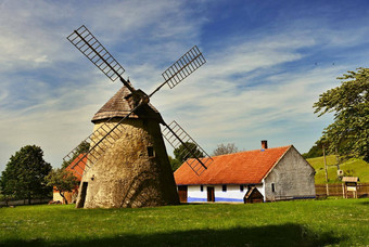 <strong>风车</strong>捷克共和国欧洲美丽的传统的机<strong>房子</strong>花园库泽洛夫南摩拉维亚
