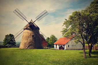 <strong>风车</strong>捷克共和国欧洲美丽的传统的机<strong>房子</strong>花园库泽洛夫南摩拉维亚