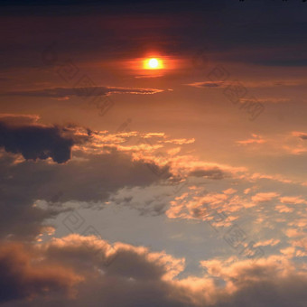 美丽的日落日出云天空云色彩斑斓的自然背景