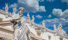 圣彼得雕像前面圣彼得大教堂罗马意大利梵蒂冈城市