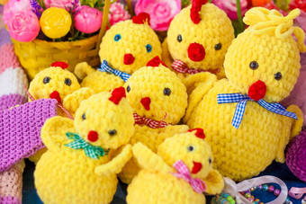 针织玩具钩针编织的复活节黄色的鸡手工制作的复活节玩具豪华的塞玩具