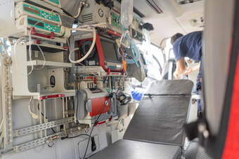 医疗设备安装内部医疗直升机<strong>紧急疏散</strong>