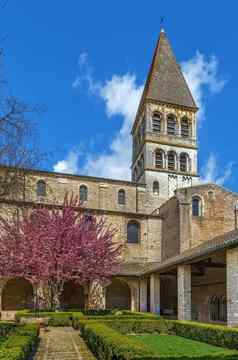 圣菲利伯特修道院教堂厚重法国