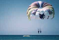 大美丽的降落伞空气海