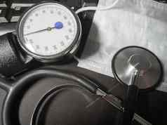 医疗设备听诊器听诊;病人装置测量血压力