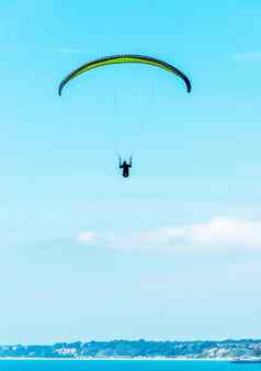 滑翔伞飞行天空免费的时间花了积极美妙的经历