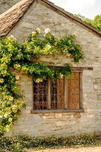 木窗口历史建筑特征石头外观元素住宅体系结构