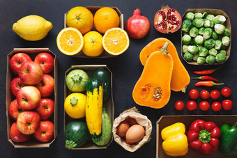 <strong>纸盒子</strong>袋有机生水果蔬菜农民市场清洁吃节食营养概念前视图空白空间