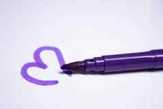 紫色的记号笔画心文具概念复制空间孤立的