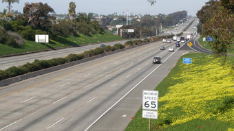 汽车号州际<strong>公路</strong>高速<strong>公路</strong>加州美国城际高速<strong>公路</strong>运输路交通绿色植物