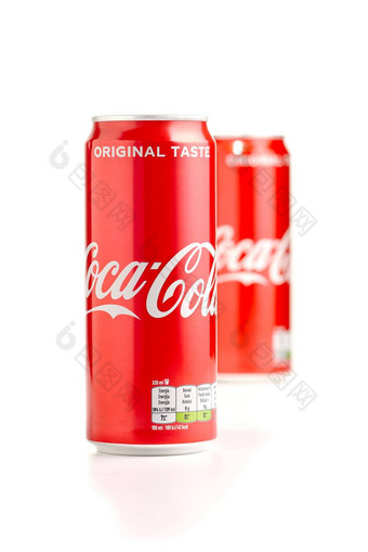 塔林爱沙尼亚特写镜头铝红色的可口可乐可口可乐受欢迎的苏打水喝