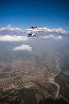 超轻三轮车飞机飞博卡拉安纳普尔纳峰地区