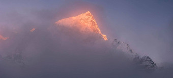 婚礼珠穆朗玛峰峰会日落日出图片