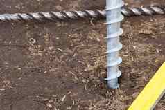 镀锌螺杆桩基金会轻量级快基金会使螺杆桩适合太阳能面板梯田温室