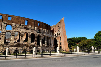 罗马圆形大剧场游客由于阶段封锁