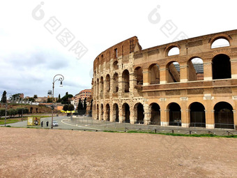 视图罗马圆形大剧场游客由于检疫