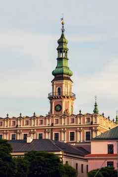 扎莫斯克小镇大厅伟大的市场广场