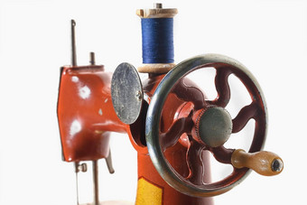 片段复古的缝纫机筒子孩子们的苏联缝纫机玩具