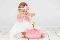 快乐孩子节日蛋糕有趣的女孩一年出生婴儿一年