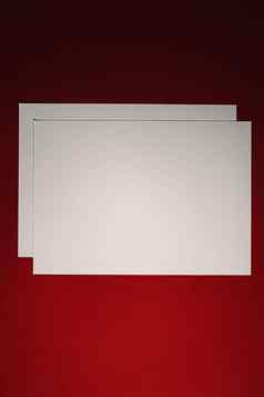 空白纸白色红色的背景办公室文具平铺奢侈品品牌平躺品牌身份设计模型
