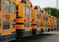 停学校公共汽车