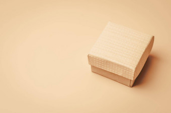 古董米色盒子米色孤立的背景软<strong>爽肤水</strong>模板设计复制空间