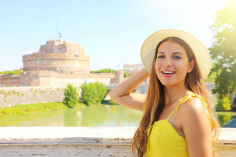 假期意大利微笑美丽的旅游女孩罗马意大利有吸引力的时尚女人城堡死亡安杰洛城堡背景