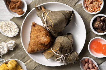 <strong>粽子</strong>美味的传统的大米饺子食物龙船节日