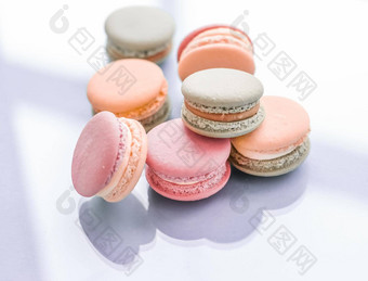 法国蛋白杏仁饼蓝色的背景巴黎别致的咖啡馆甜点甜蜜的食物蛋糕macaron奢侈品糖果品牌假期背景设计