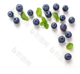 蓝莓水果前视图孤立的白色背景平躺开销布局薄荷叶健康的设计概念