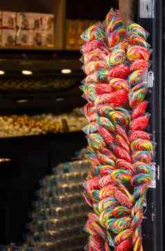 色彩斑斓的美味的漩涡糖果糖果视图