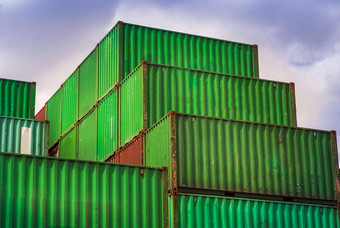 工业容器盒子物流进口出口业务概念堆放货物容器存储区域