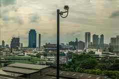 现代监测相机城市景观背景墙概念监测视觉检查发达