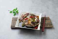 朝鲜文传统的海鲜炖肉蟹