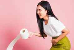 女人腹泻便秘持有胃痛组织厕所。。。纸