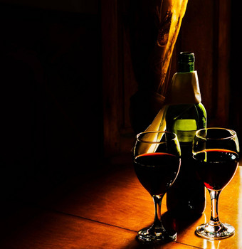 红色的酒玻璃庆祝活动时刻玻璃酒精致的酒美食家