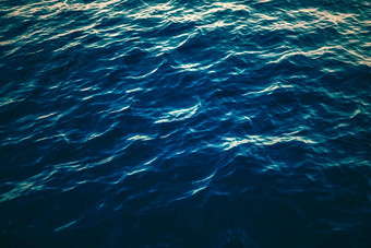 深蓝色的海洋<strong>水纹</strong>理黑暗海波<strong>背景</strong>自然环境设计