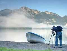 照片旅行者采取内存照片湖风景蓝色的湖