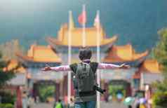 只有旅行女旅游chongsheng寺庙达利小镇云南中国