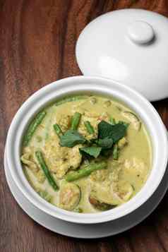 泰国绿色咖喱鸡蔬菜