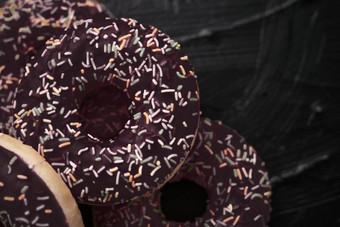 磨砂撒甜甜圈甜蜜的糕点甜点乡村木背景甜甜圈美味的零食前视图食物品牌平躺博客菜单食谱设计