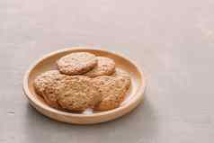 燕麦饼干板孤立的白色背景前视图甜蜜的面包店产品轮饼干木板