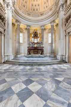 神圣的天主教坛巴洛克式的风格圆顶一天光意大利