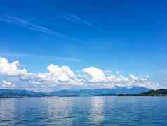 田园瑞士景观视图湖苏黎世richterswil瑞士山蓝色的水zurichsee天空夏天自然旅行目的地理想的风景优美的艺术打印